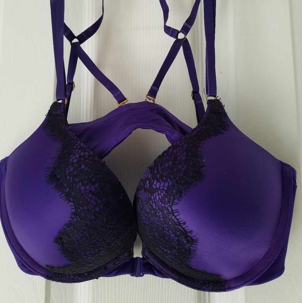 Victoria's Secret Bombshell Plunge, 34B